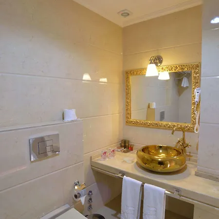 By Murat Crown Taksim 3*