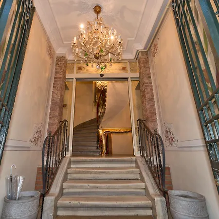 By Murat Crown Taksim Hotel 3*