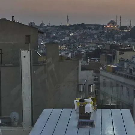 By Murat Crown Taksim Istanboel