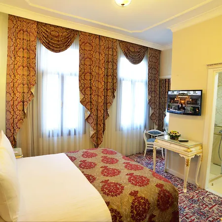 By Murat Crown Taksim Hotel 3*