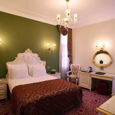 Hotel By Murat Crown Taksim 3*