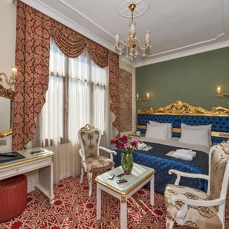 By Murat Crown Taksim Otel 3*