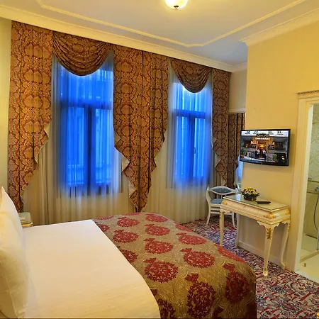 By Murat Crown Taksim Otel 3*