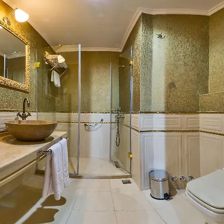 By Murat Crown Taksim 3*